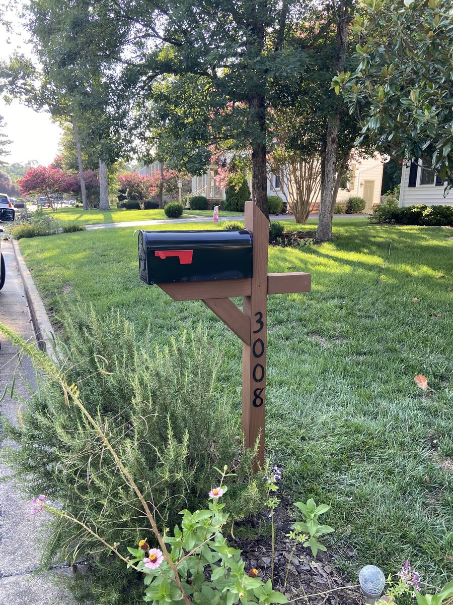 Standard mailbox replacement, stained post with vertical numbers